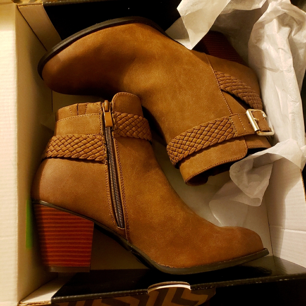 TORRID brown braided detail boot bootie NWT 9.5